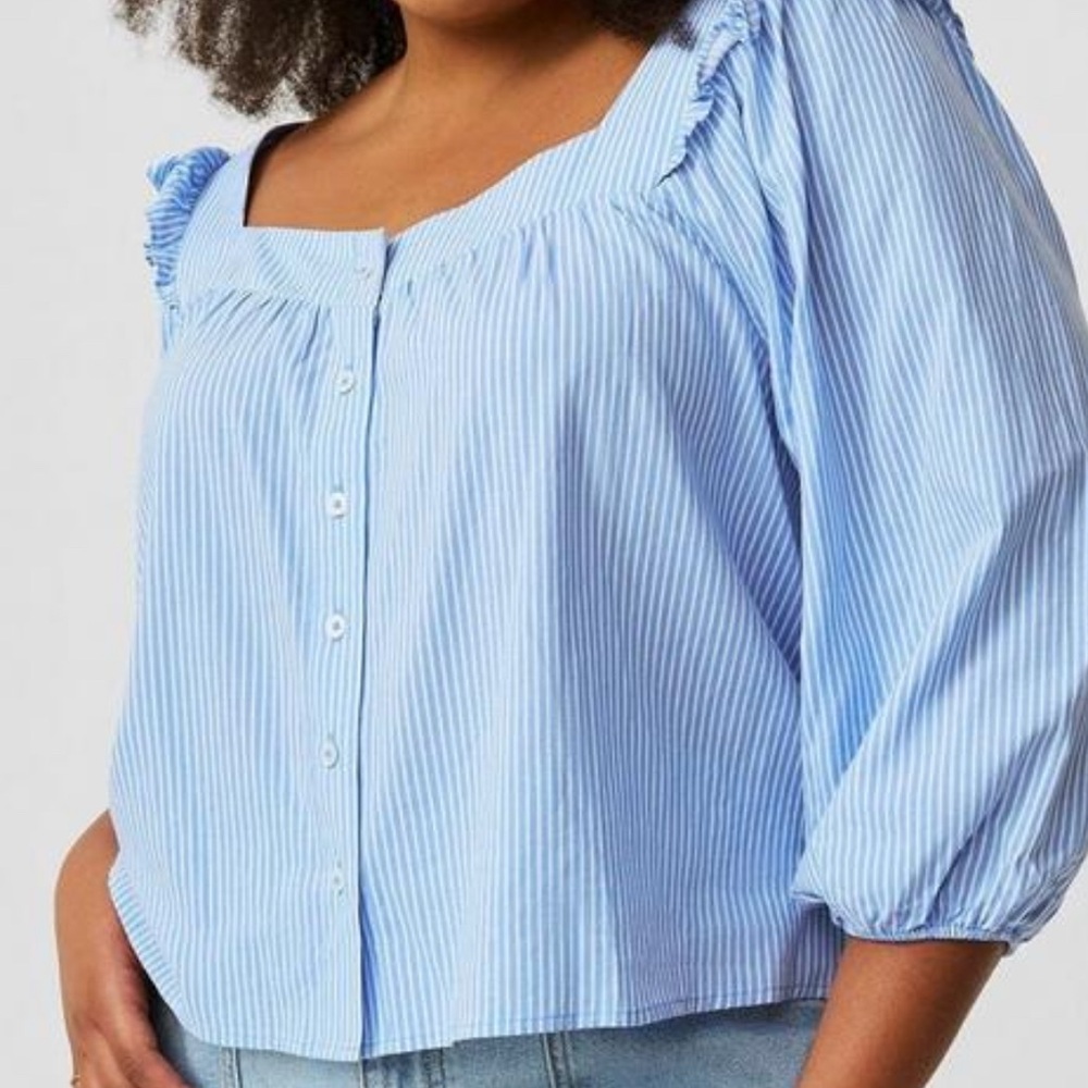 Torrid White and Blue Ruffled Bib Collar Blouse 1X (14-16)